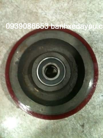 Bánh xe đẩy pu gang 150x50 sử dụng bạc đạn 6203 Bánh xe đẩy pu gang 150x50 sử dụng bạc đạn 6203