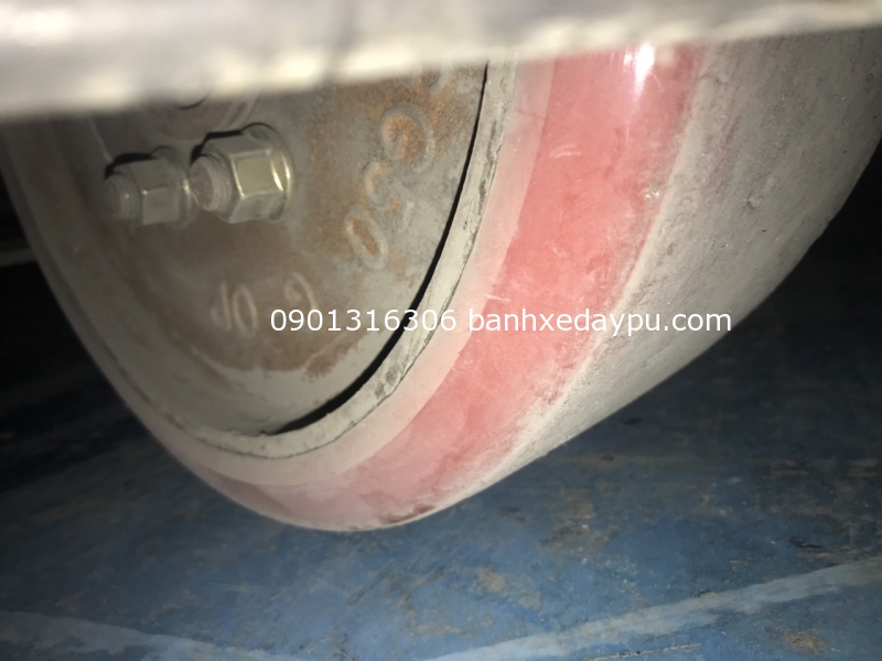 Thay bánh lái bánh xe BT Thay bánh lái bánh xe BT