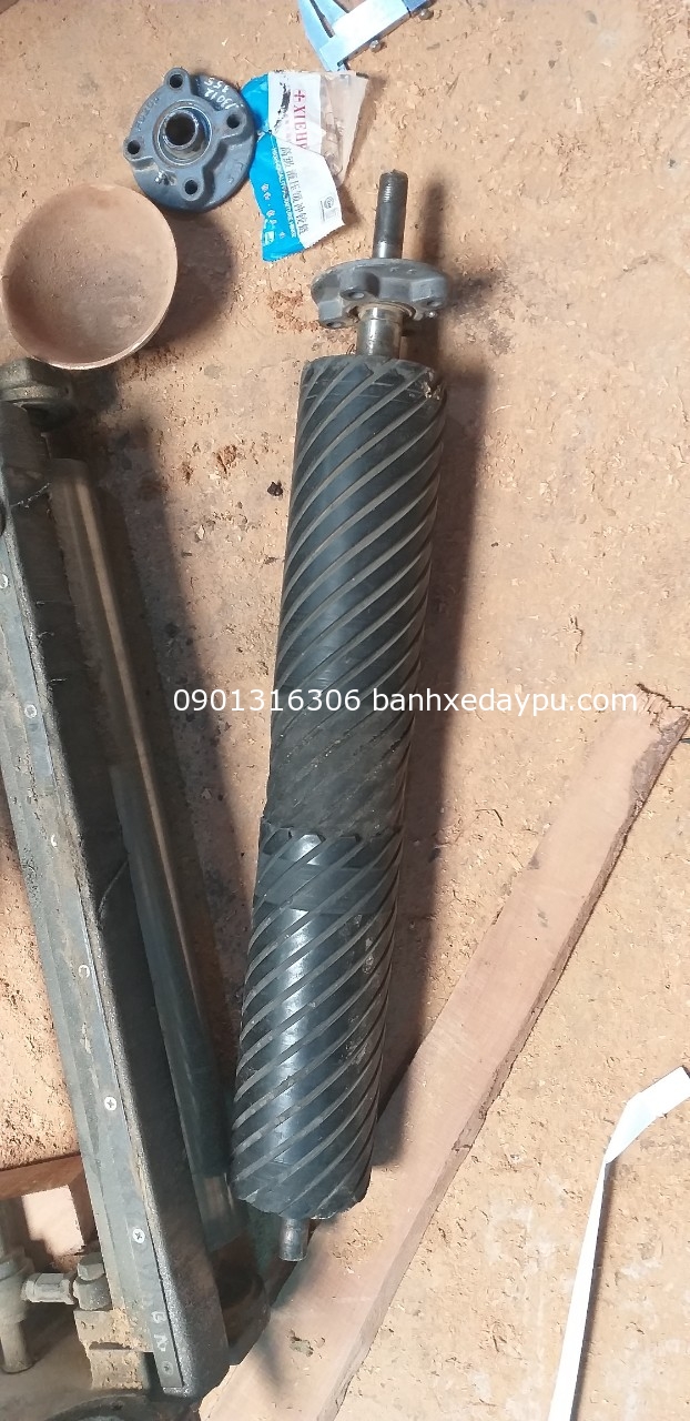 Nhận gia công trục Pu con lăn nhôm 130x50mm