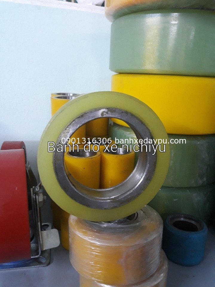 Bánh tải Komatsu FB15RS-10 bánh lái 330x145